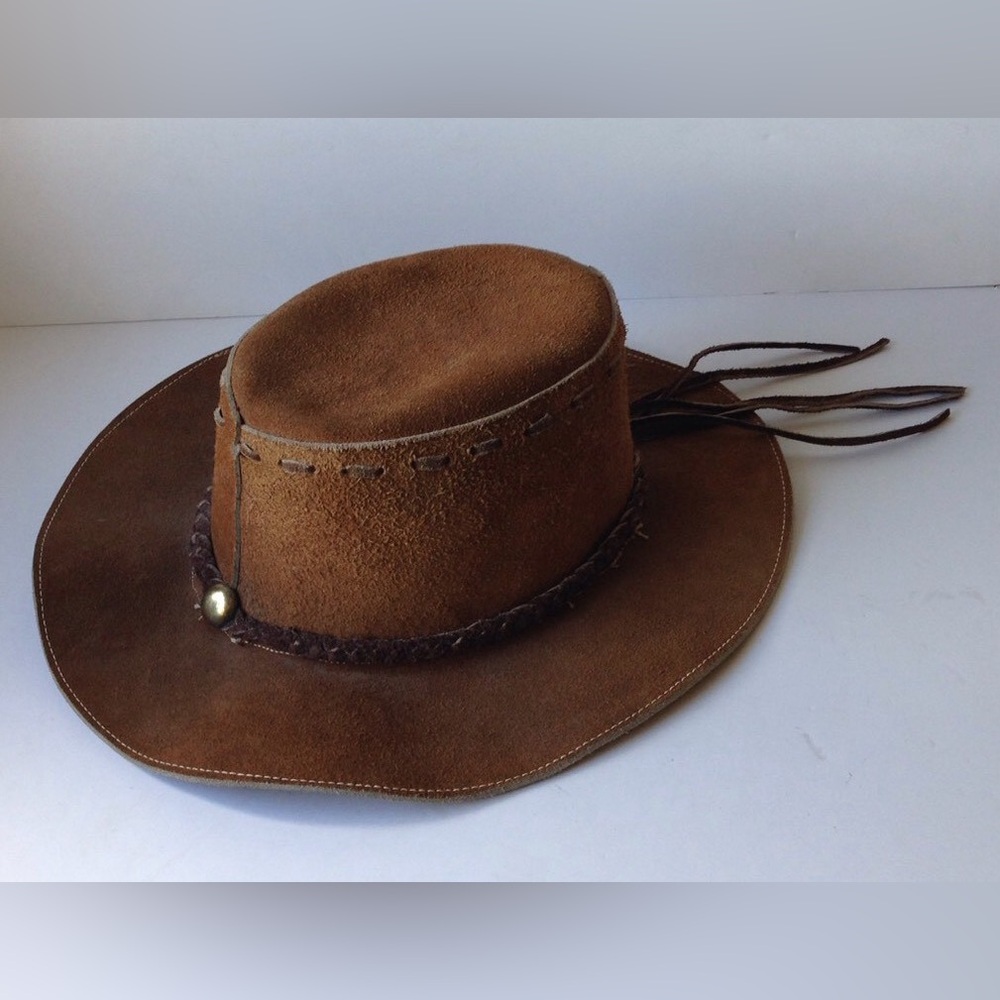 Vintage Brown Leather (Suede) unisex cowboy braided Hat
Never Worn